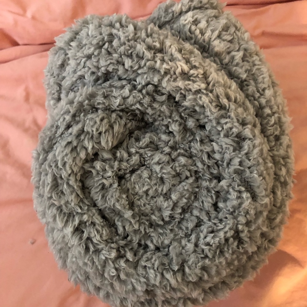 Luxury Pom Throw Wayland Square Soft Grey Blanket with Pompoms NWT - Picture 5 of 5